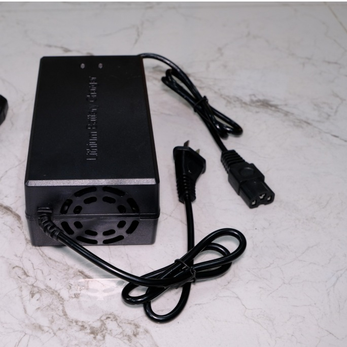 เครื่องชาร์จแบตจักรยานไฟฟ้า ชาร์จไว5A แบต 24V 36V 48V 60V 72V ที่ชาร์จแบตลิเที่ยม (กล่องสีฟ้า)