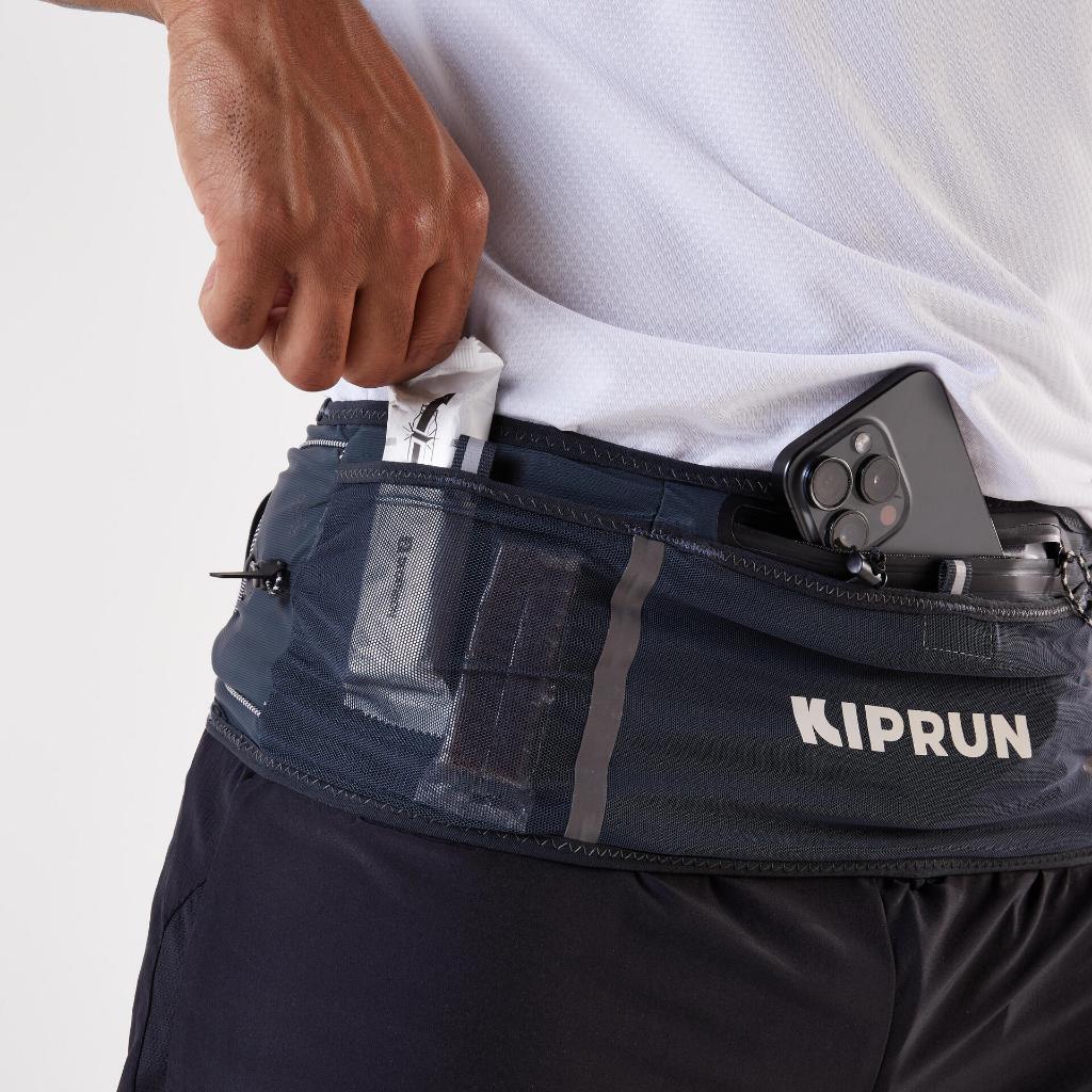 กระเป๋าคาดเอว กระเป๋า วิ่งเทรล KIPRUN Hydration trail running belt with stick holder kiprun belt 900