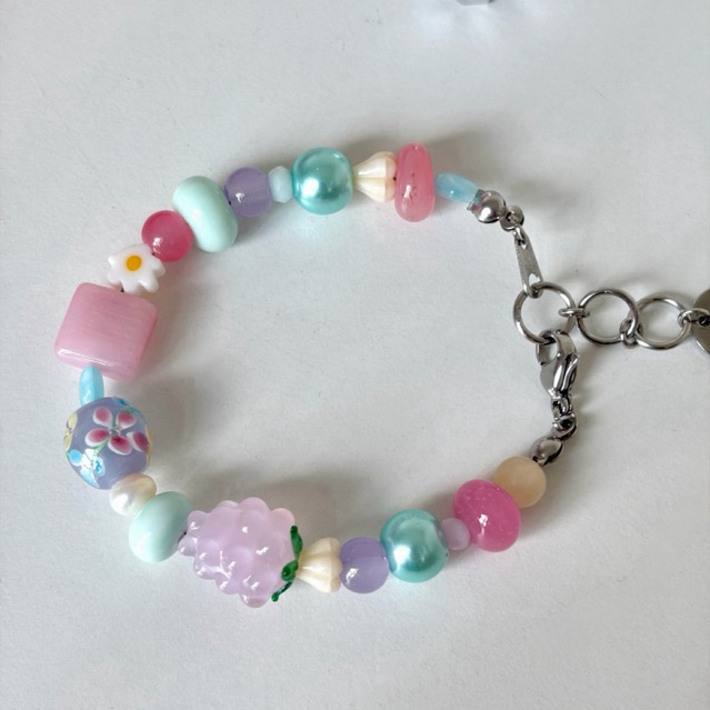Morethanyoursee | Sandstone bracelet สร้อยข้อมือลูกปัดแก้ว งานแฮนด์เมด