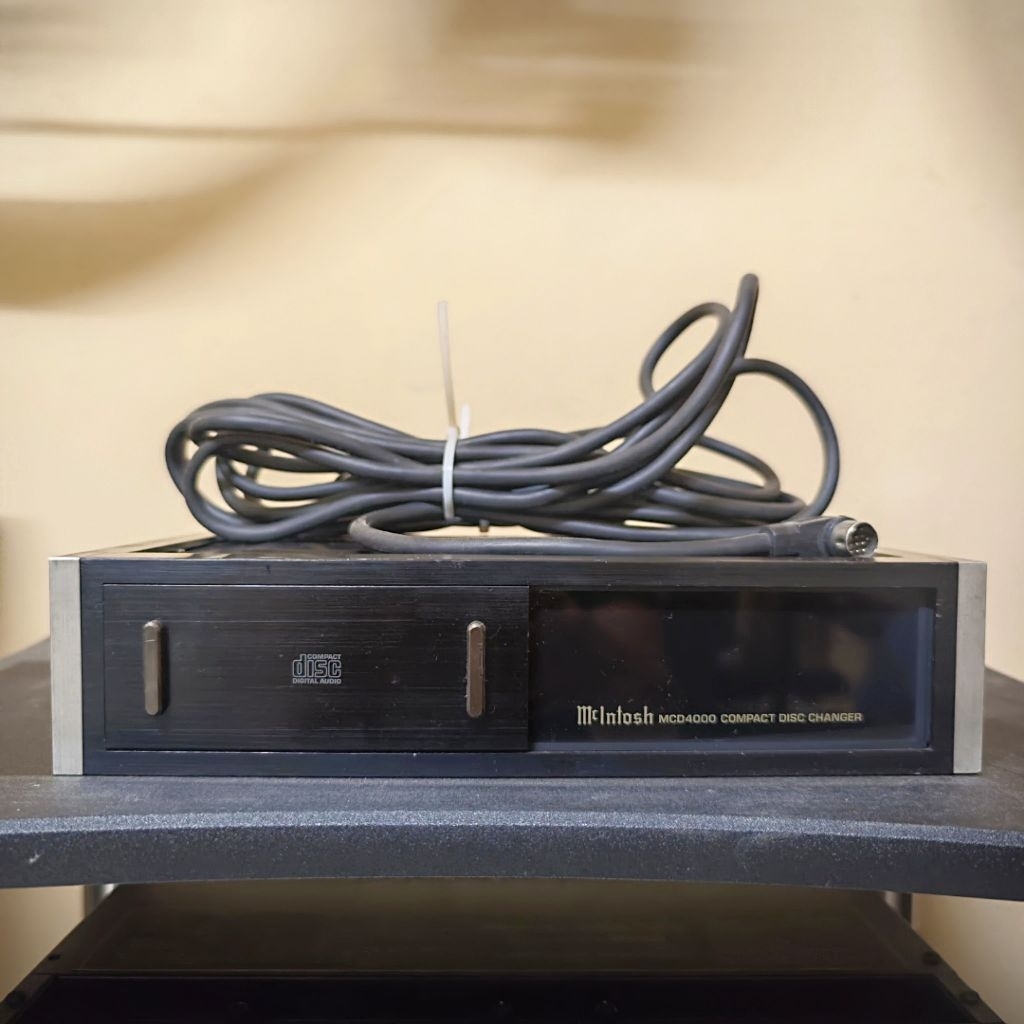 McIntosh MCD4000 6-disc CD changer เครื่องเล่น CD รถยนต์