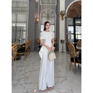 THE CLOSETA :LB615 ชุดเซ็ทเสื้อแขนสั้แต่งชายเสื้อระบายเฉียงแถมเข็มกลัดกุหลาบสีทอง กางเกงขายาวเข้าชุด