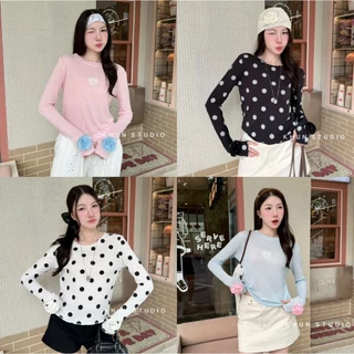 เสื้อแขนยาวแต่งดอกคามิเลีย เสื้อแขนยาวแต่งดอกไม้ที่แขน งานน่ารัก สีพื้น ลายจุด ผ้ายืด KHUN. (K048)