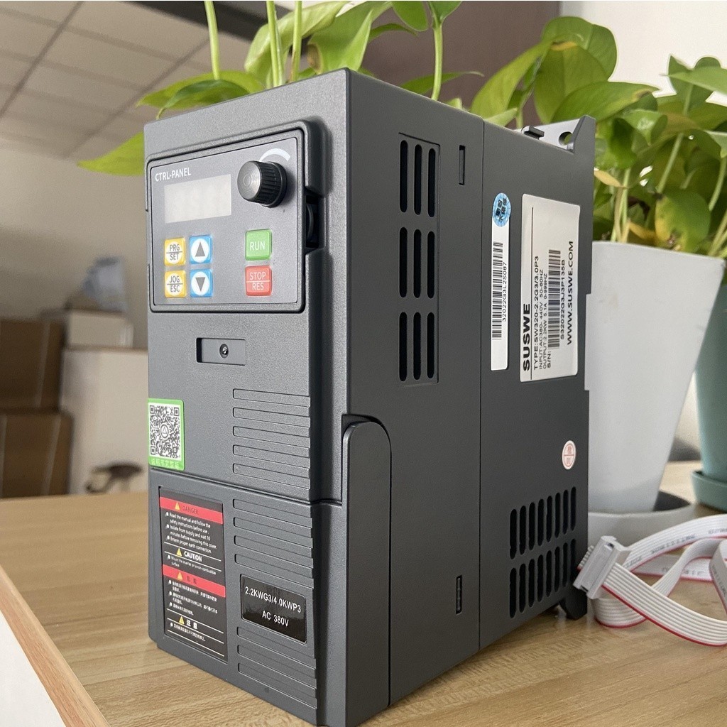 [สินค้าใหม่]Suswe320 VFD AC220V 380V 1.5 2.2 3 KW ตัวควบคุมความเร็วอินเวอร์เตอร์แปลงความถี่ไดรฟ์ สํา