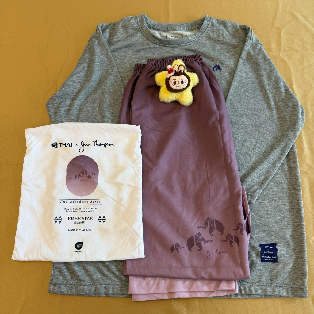 🎉 ชุดนอนการบินไทย สีม่วงอ่อน JIM THOMPSON x THAIAIRWAYS ของดี