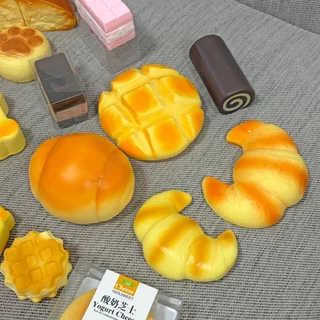 พร้อมส่ง สกุชชี่ ขนมปัง เบเกอรี่ นุ่มหนึบ บีบคลายเครียด คืนตัวช้า (มีหลายแบบ) AA-33