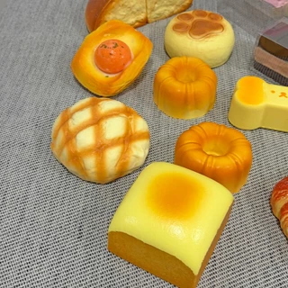 พร้อมส่ง สกุชชี่ ขนมปัง เบเกอรี่ นุ่มหนึบ บีบคลายเครียด คืนตัวช้า (มีหลายแบบ) AA-33
