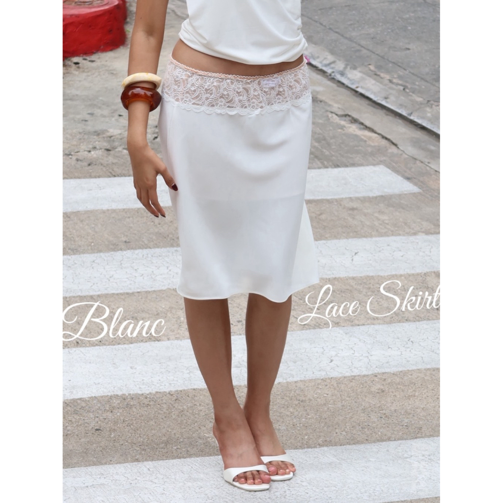 BXB - BLANC LACE SKIRT กระโปรงสีขาวแต่งขอบลูกไม้ / ส่งด่วน
