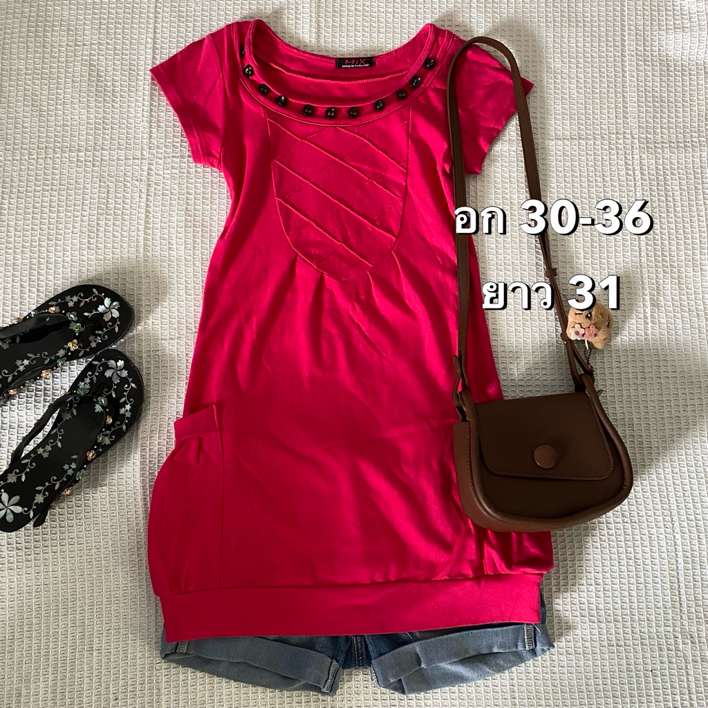 เสื้อฟีลมินิเดรส แต่งอกนูนเล็กๆ สีชมพูจี๊ดด น่ารักก 🎀💗🪽 : ≽^•༚• ྀི≼ coquette dollette ซาวา เสื้อผ้าญ