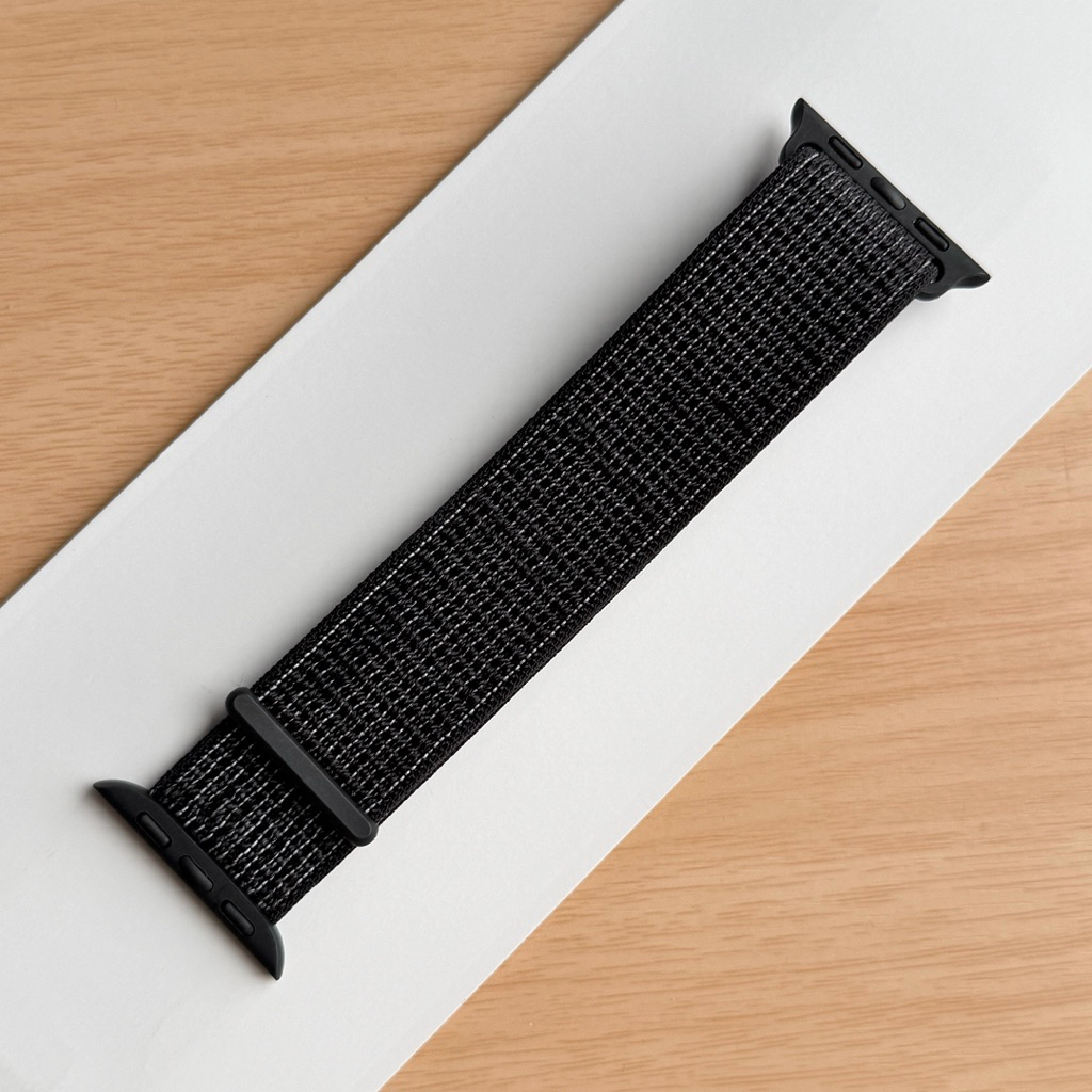 สาย Nike black/pure platinum sport loop ของแท้มือหนึ่ง Size 40/41/42(s10-11) ใส่ได้ค่ะ ไม่มีกล่องนะคะ