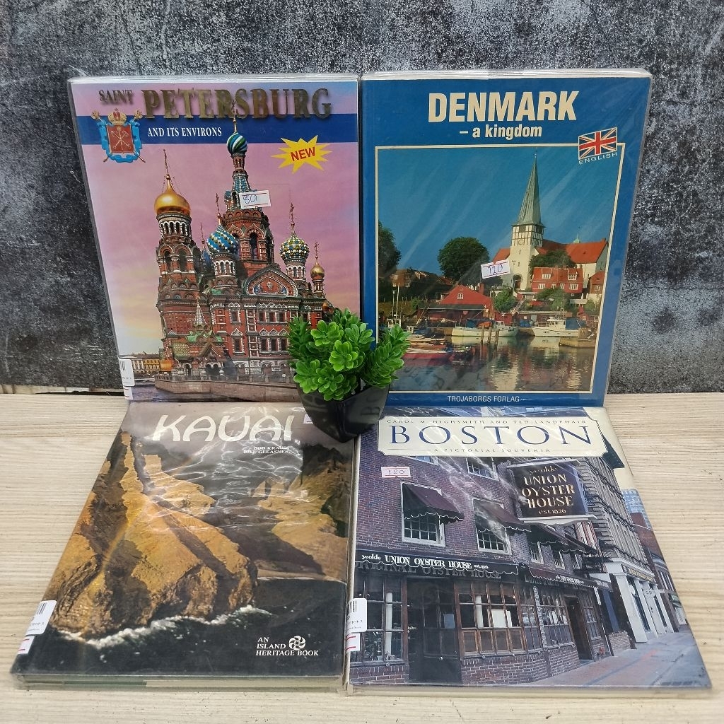 Saint Petersburg W9445/KAUAI W9448/Denmark - a kingdom W9449/Boston A Pictorial Souvenir W9450