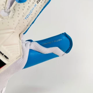 ถุงมือผู้รักษาประตู MATASPORT รุ่นท็อป Touch M Pro สีขาว-ฟ้า