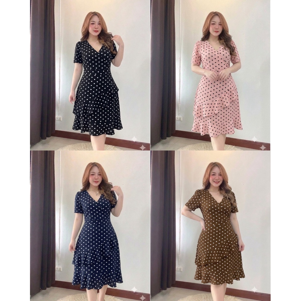 ชุดเดรสผ้ายืดวูลเวฟพิมพ์ลายโพกาดอท  น้องคอวีสวยค่ะ กระโปรงทรงย้วยเฉียงสวยมาก มีสายผูกปรับไซส์ รอบอก 40-48 นิ้ว
