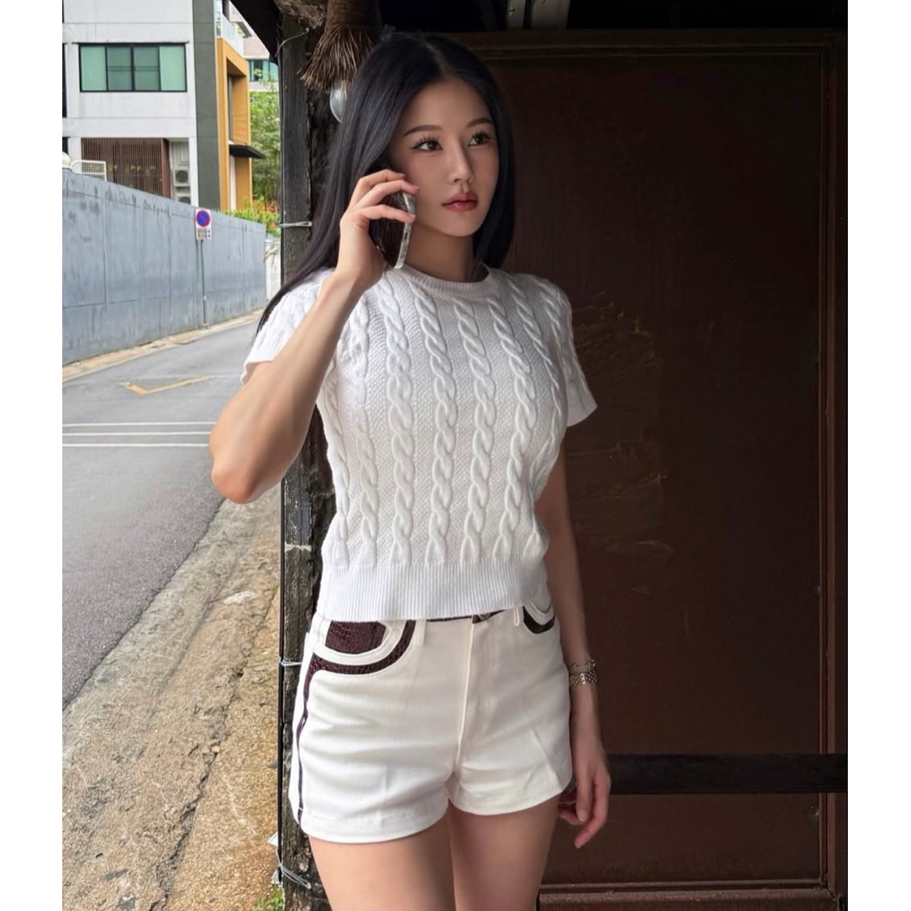 OWN MONEY Loom Knit Tee เสื้อถักเรียบหรูเหมาะสมในทุกโอกาศ