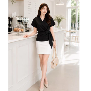 🚚พร้อมส่ง❣️❣️ เสื้อสีดำ🖤 รหัส C01 รุ่น Hot📍🚚 ทรงสวยมาก