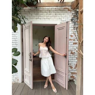 MELT.INMOMENTS Rosie Top เสื้อสายเดี่ยวแต่งลูกไม้ - พร้อมส่ง โค้ดลด 25% max 1,000