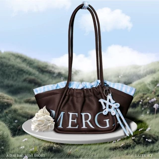 ‼️พร้อมส่ง🚀มีส่งด่วน✨️รุ่นใหม่ MERGE A DAY BAG Limited💥ของแท้จากแบรนด์💯🔥โค้ดลด20%-30%