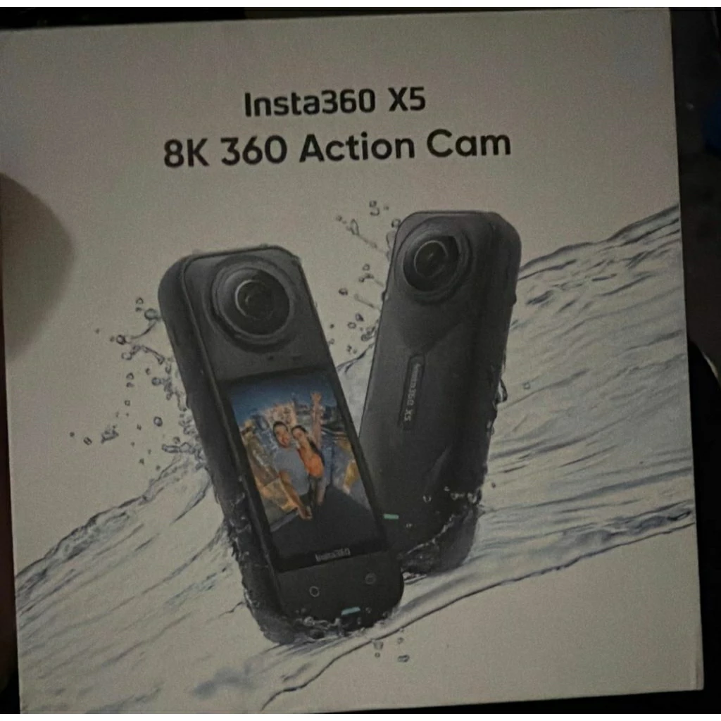 Insta360 X5 8K 360 Action Camera พร้อมเคสและเมมโมรี่การ์ด 128GB