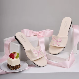 LEAVESSHOES รองเท้าแตะผู้หญิง รุ่น Ninnin รองเท้าแตะแบบสวม ตกแต่งลายปักโบว์ พื้นนุ่ม ใส่สบาย สไตล์เกาหลี แฟชั่นน่ารัก