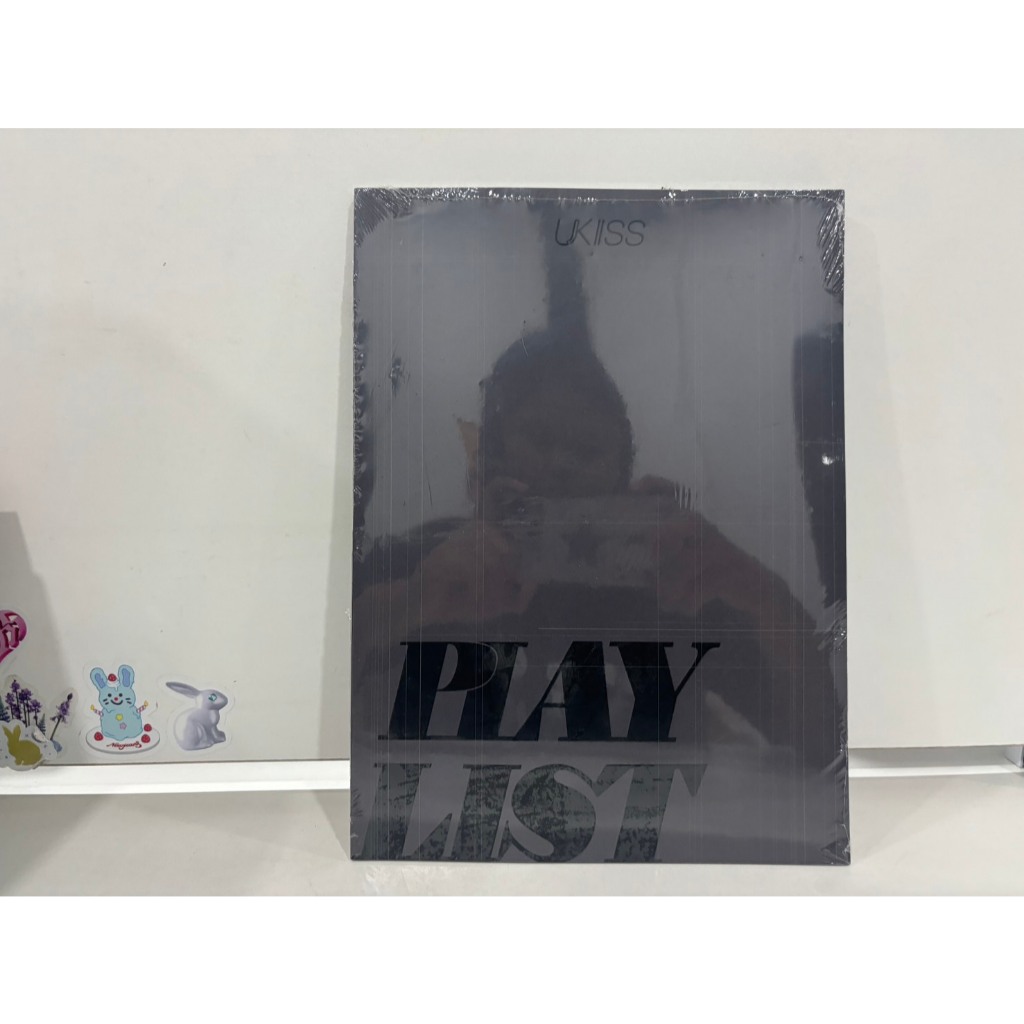 1 CD MUSIC  ซีดีเพลงเกาหลี   UKISS - 12th Mini Album [PLAY LIST]   (Z2D44)