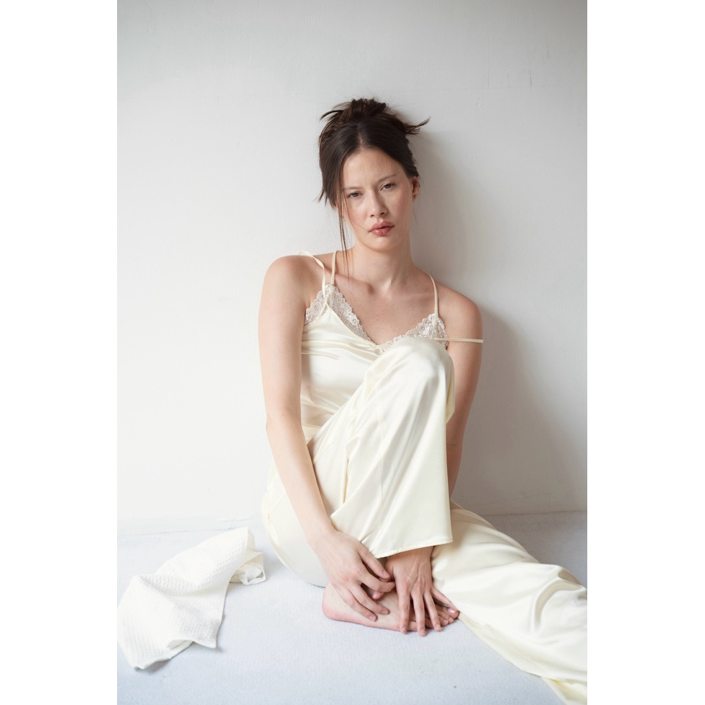 Sea Mists Lazy Satin Pajama Top + Pants เซทเสื้อและกางเกงผ้าซาตินสายเดี่ยวลูกไม้