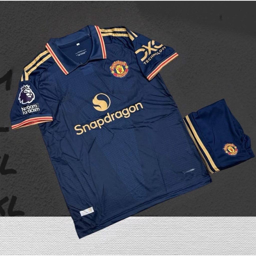 เสื้อฟุตบอลชาย ชุดกีฬาใส่สบาย ผ้าแห้งเร็ว ระบายอากาศ
