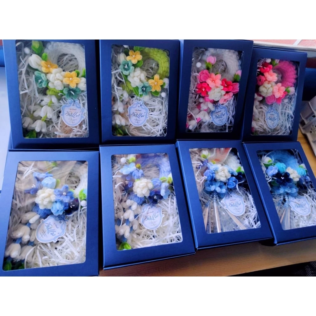 พวงมาลัยลวดกำมะหยี่พร้อมกล่อง(พร้อมส่ง)
