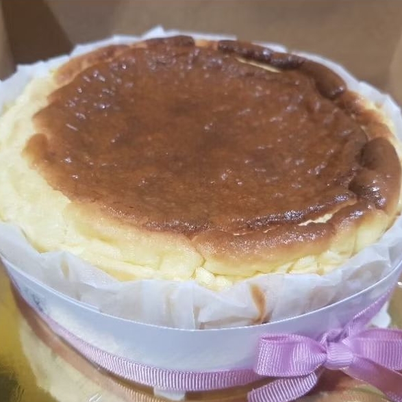 Keto Basque Burnt cheese Cake ชีสเค้กหน้าไหม้ 1/2P instant delivery