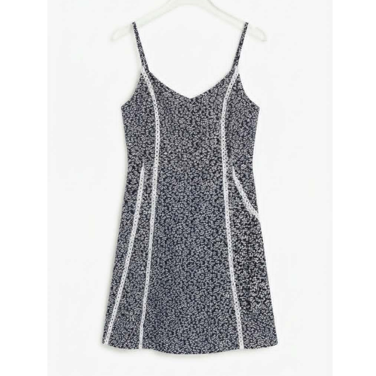ชุดเดรสสายเดี่ยว Spaghetti-strap dress ปรับสายได้ boohoo eur 44 รอบอก 32-34 เอว 28 ยาว 29 นิ้ว มือสอ