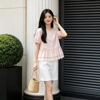 XWbrand เสื้อผู้หญิงสไตล์ฝรั่งเศสหวานโรแมนติก แต่งลูกไม้ชายระบาย แขนสั้นพอง ผ้าบางเบาใส่สบาย น่ารักมาก
