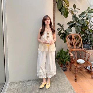 (aunaunn.official) Daphne lace top – เสื้อสายเดี่ยวลายดอกไม้ แต่งลูกไม้ น่ารักมากๆ