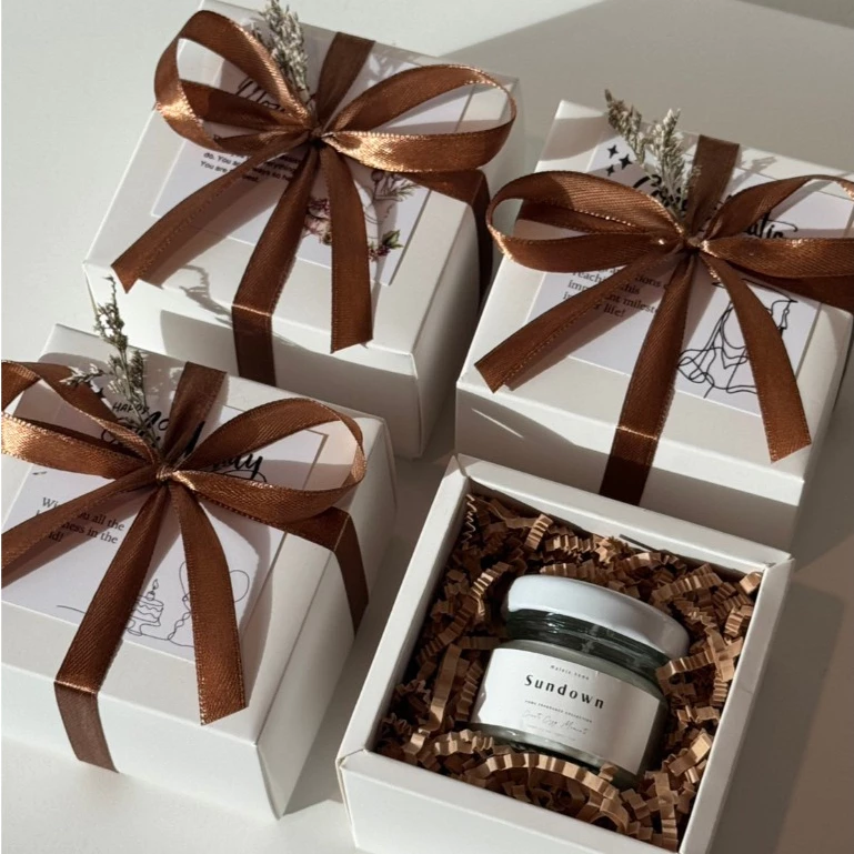 G23 Gift box ของขวัญเทียนหอม 30 ml กล่องขาว โบว์น้ำตาล ไม่รวมถุงกระดาษ ของชำร่วยงานแต่ง