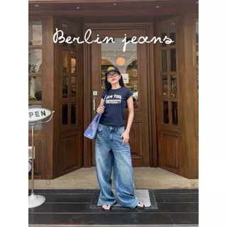 Berlin jeans - กางเกงยีนส์ขายาว ผ้ายีนส์เอวสูง ฟอกเฟด แต่งดีเทลขาด (ส่งด่วน)