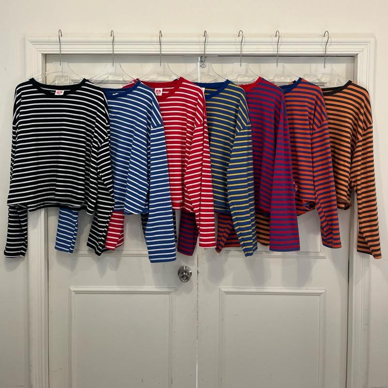 RW107 Stripped  Style เสื้อคอกลมทรงสั้นแขนยาวลายทาง ทรง Boxy ( ช่วงอกใหญ่แต่ตัวเสื้อจะสั้นนะคะ )