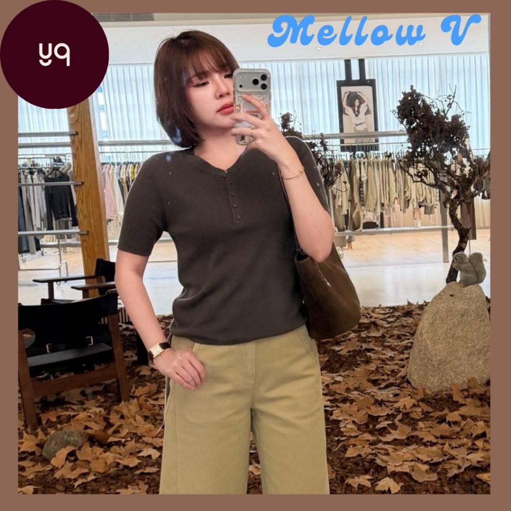 M11 YQKOREANSHOP Mellow V เสื้อคอวีผ้านุ่มกระดุมหน้า 4เม็ด ป้ายYQ