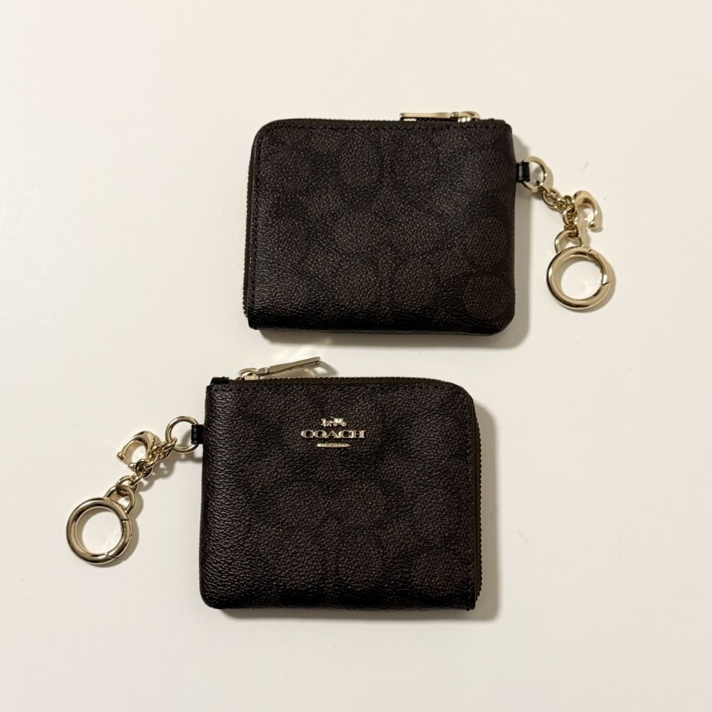 (เงินสดลดเพิ่มเติมได้) มีหลายสี กระเป๋าสตางค์ ใส่เหรียญ ใส่บัตร Small Corner Zip Wallet In Signature CFA28 CEU98