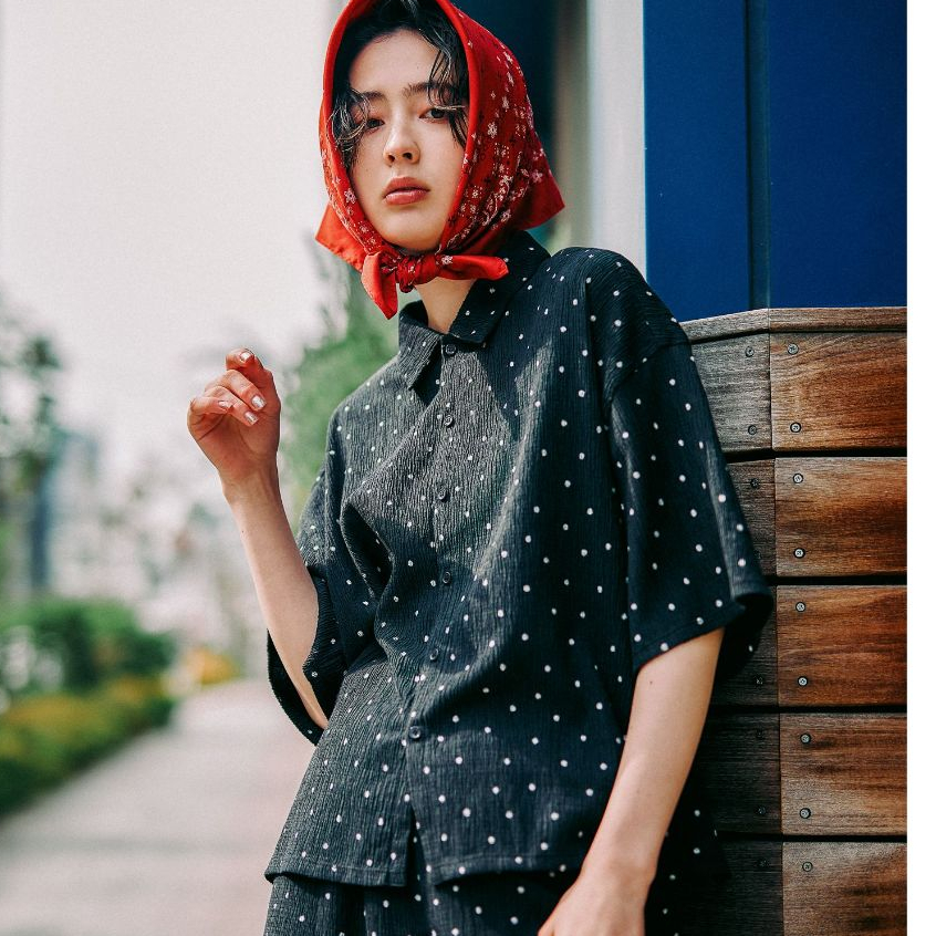 niko and ... [Moisture-wicking and quick-drying] สัมผัสแห้งสบาย เนื้อผ้ายับยาก ดูแลรักษาง่าย DRY Crinkled Easy Shirt