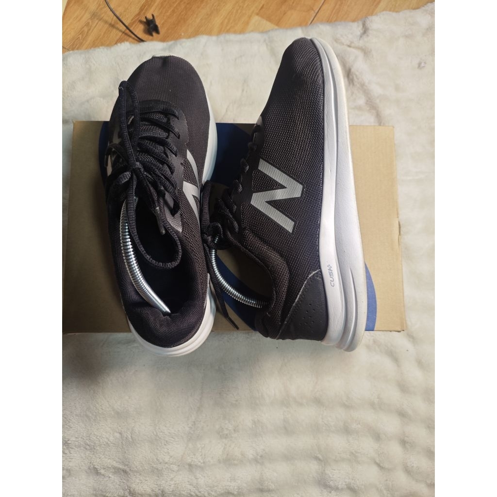 NB014 รองเท้าคือรุ่น New Balance 430v4 (หรือซีรีส์ 430 Cush+)