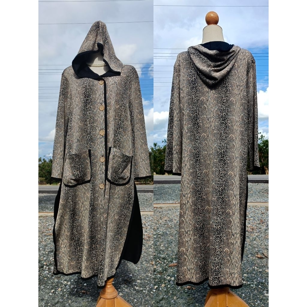 🤎 NWT🏷️Gothic Coat Snake Pattern size L 🤎
