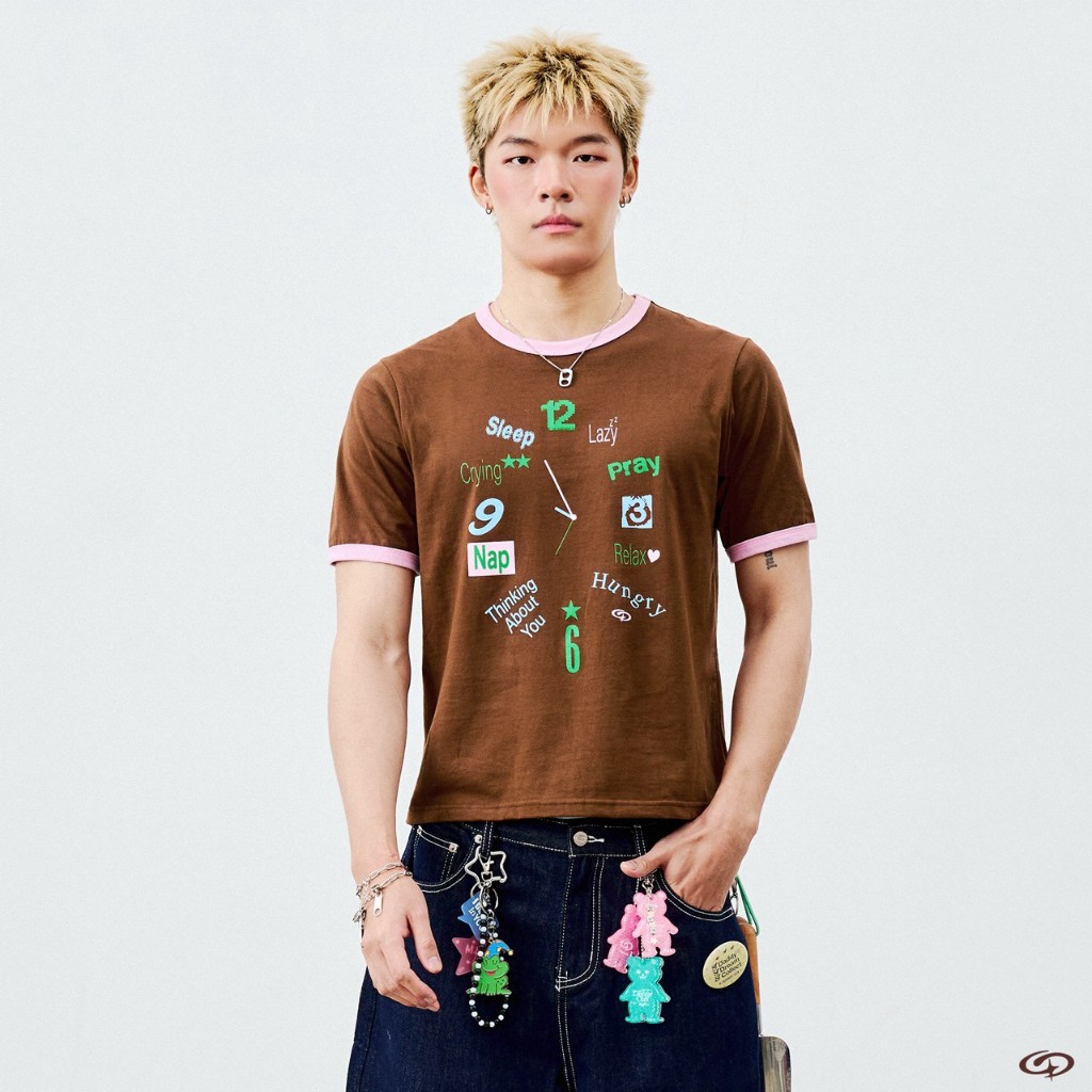 DADDYCLUB ( NTN ) | Mood O'clock T-shirt เสื้อยืดสีน้ำตาล สุดเท่