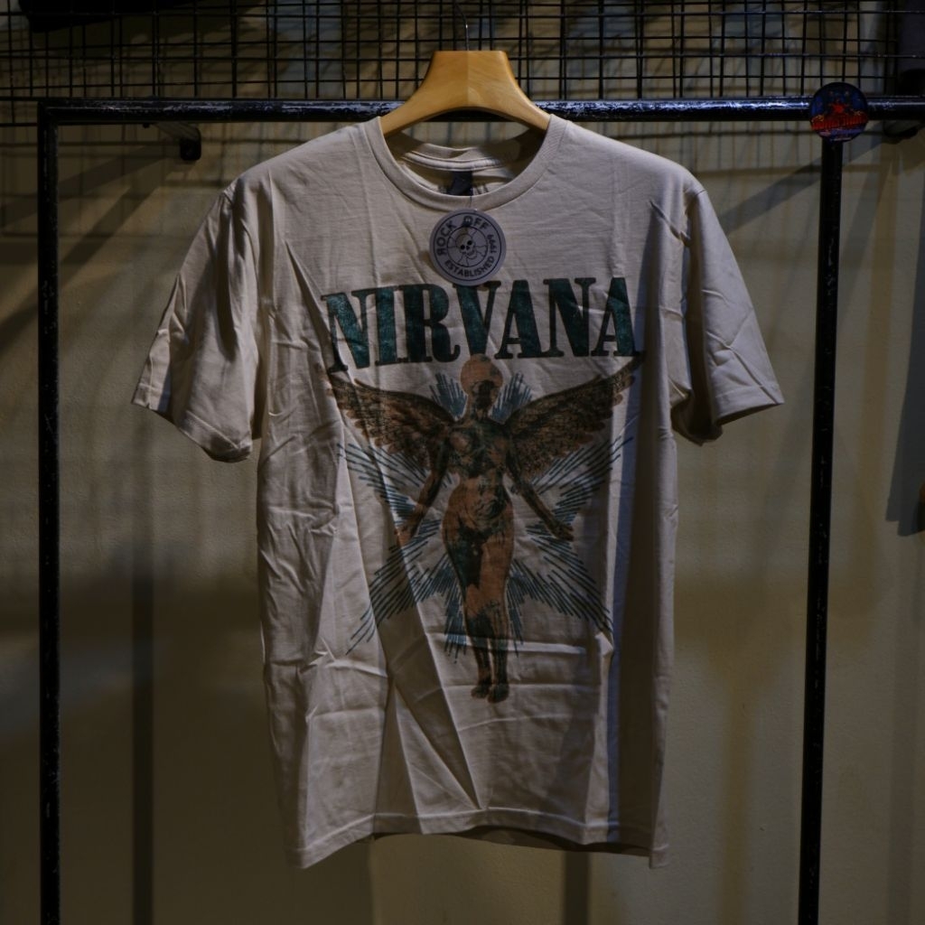 เสื้อวง Nirvana นางฟ้าออกใหม่ shop อังกฤษ สีครีม