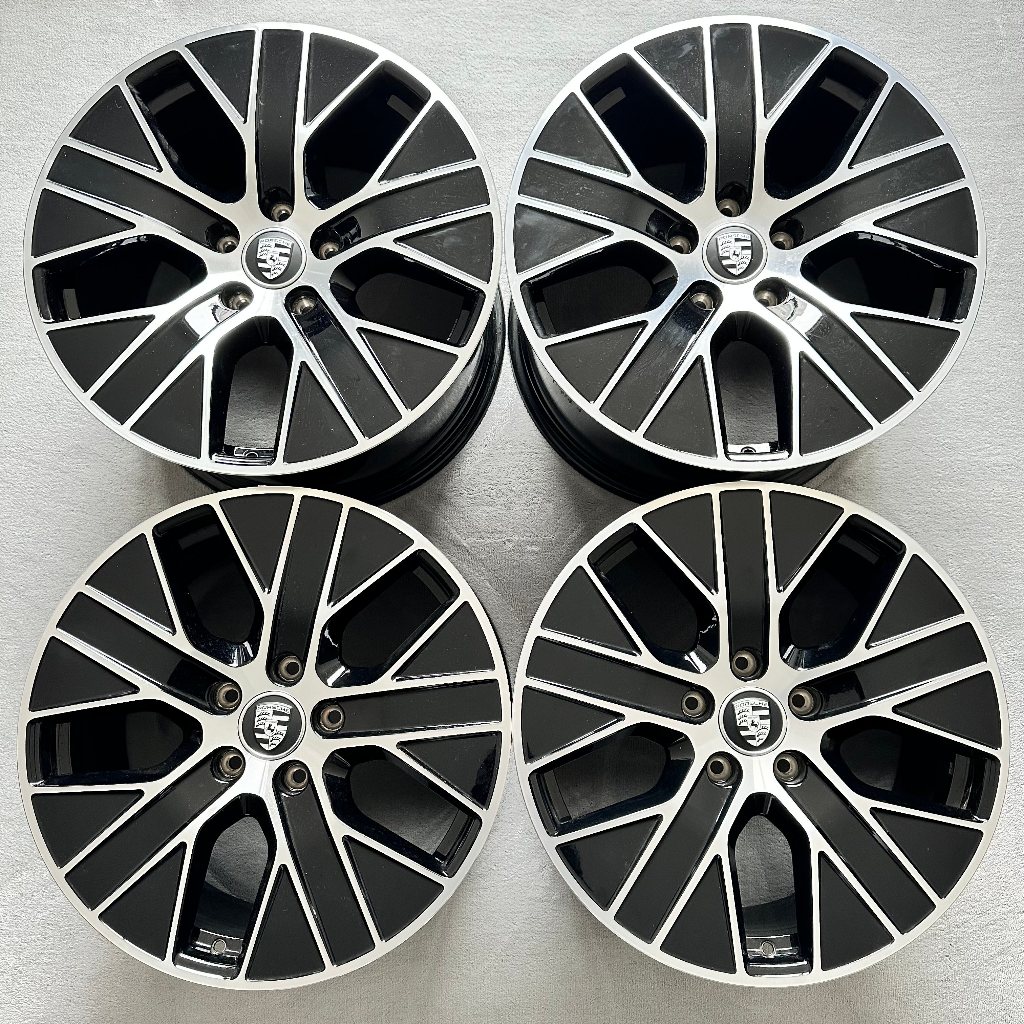 ล้อแม็กซ์เดิม Porsche สี Taycan 4S Turbo S Y1A Aero ขนาด 20 นิ้ว คุณภาพดี สวยงาม