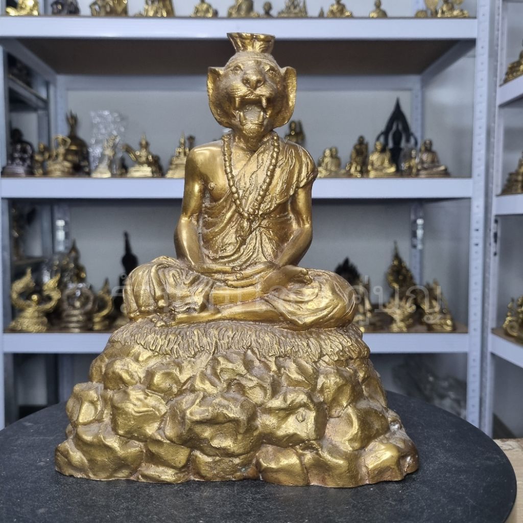 ปู่ฤาษี หน้าเสือ ปู่เสือ ปู่เจ้าสมิงพราย ขนาด5นิ้ว สูง10นิ้ว ฐานกว้าง9.5นิ้ว ลึก5นิ้ว เนื้อทองเหลือง