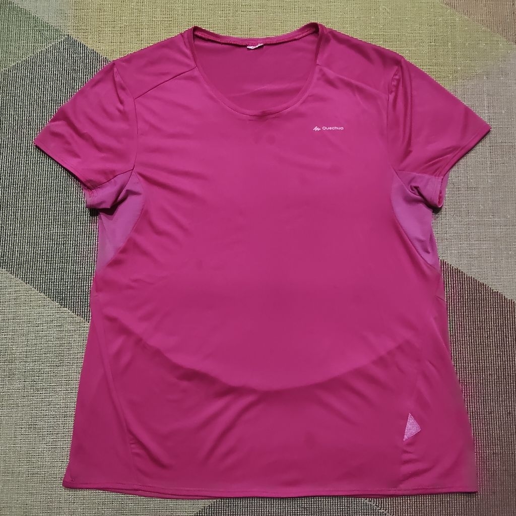 เสื้อกีฬา Quechua by Decathlon รอบอก 39" มือสอง