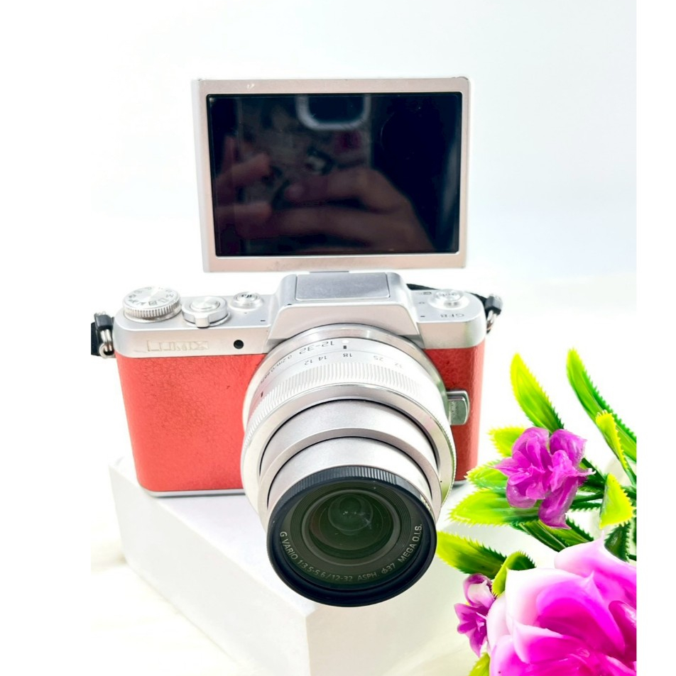 กล้อง Panasonic Lumix รุ่น GF8 พร้อมเลนส์