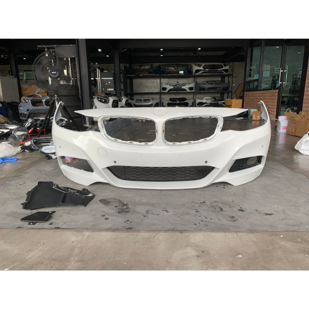 ชุดทำสีกันชนหน้า BMW F34 Msport series 3 GT Msport  ทำสีขาวใหม่ ไม่รวมกระจังหน้า