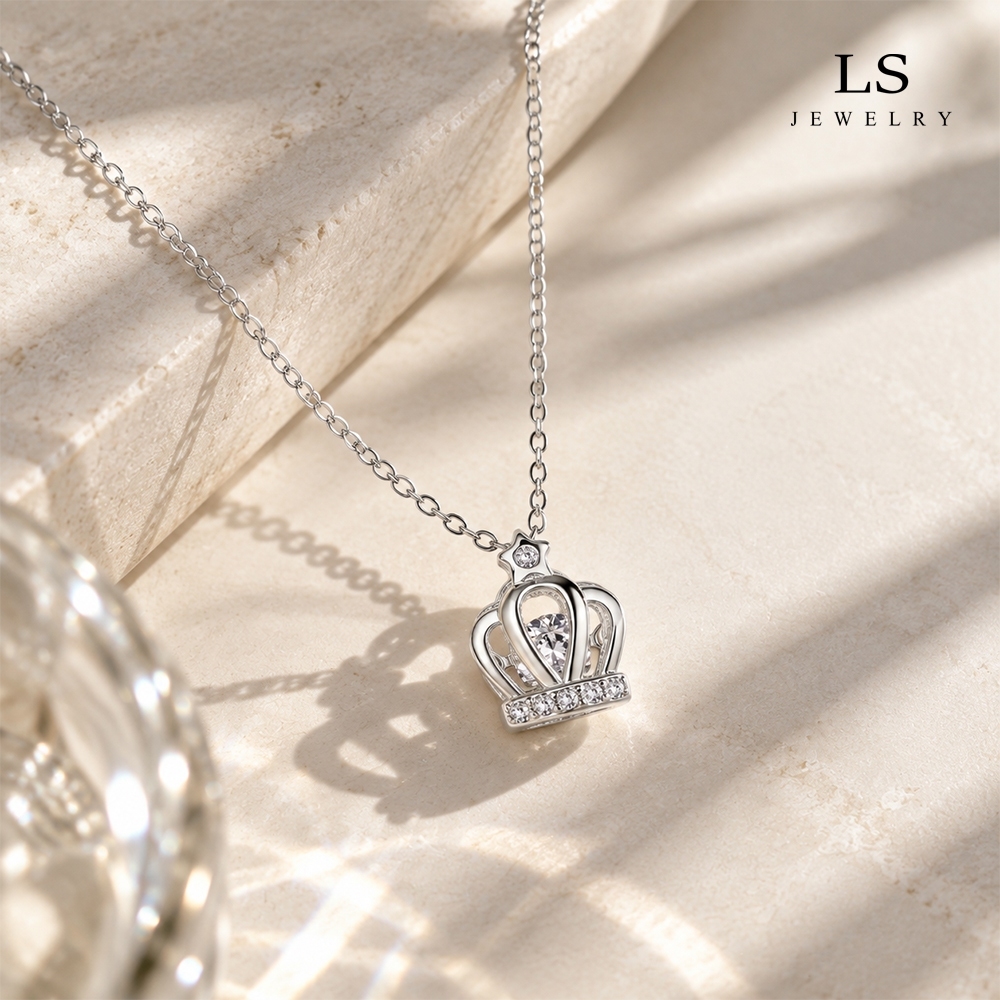 LS jewelry สร้อยคอทองคำขาว แฟชั่น ผู้หญิง จี้มงกุฎเงิน จี้นำโชค เครื่องประดับน่ารัก เหมาะให้คนรัก 721n