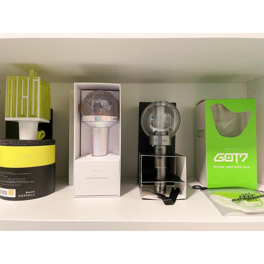 (ของแท้พร้อมส่ง) แท่งไฟนำมาเทส1ครั้ง อุปกรณ์ครบ เก็บรักษาในตู้อย่างดี *ไม่มีการ์ด SEVENTEEN, NCT, ENHYPEN, GOT7