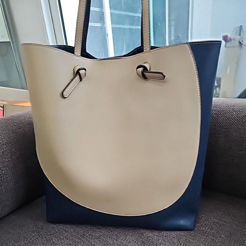 กระเป๋าทรงช้อปปิ้ง Lapalette