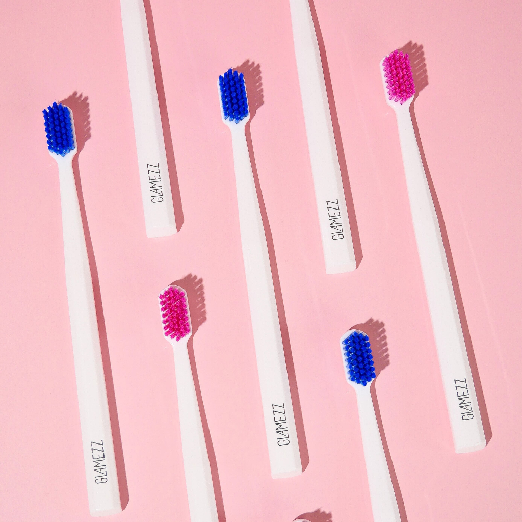 [แพ็ค6ชิ้น] Glamezz แปรงสีฟันแกลมเมซคละสี ขนแปรงนุ่มพิเศษนำเข้าจากเยอรมนี กรมอนามัยรับรองคุณภาพ