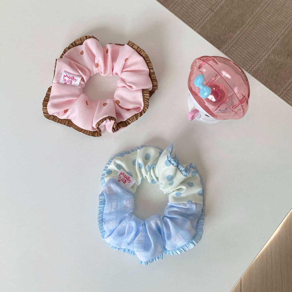 Blushie & Bubbly Blue scrunchies | ยางรัดผม ม่วนใจ๋สตูดิโอ | muanjia.studio